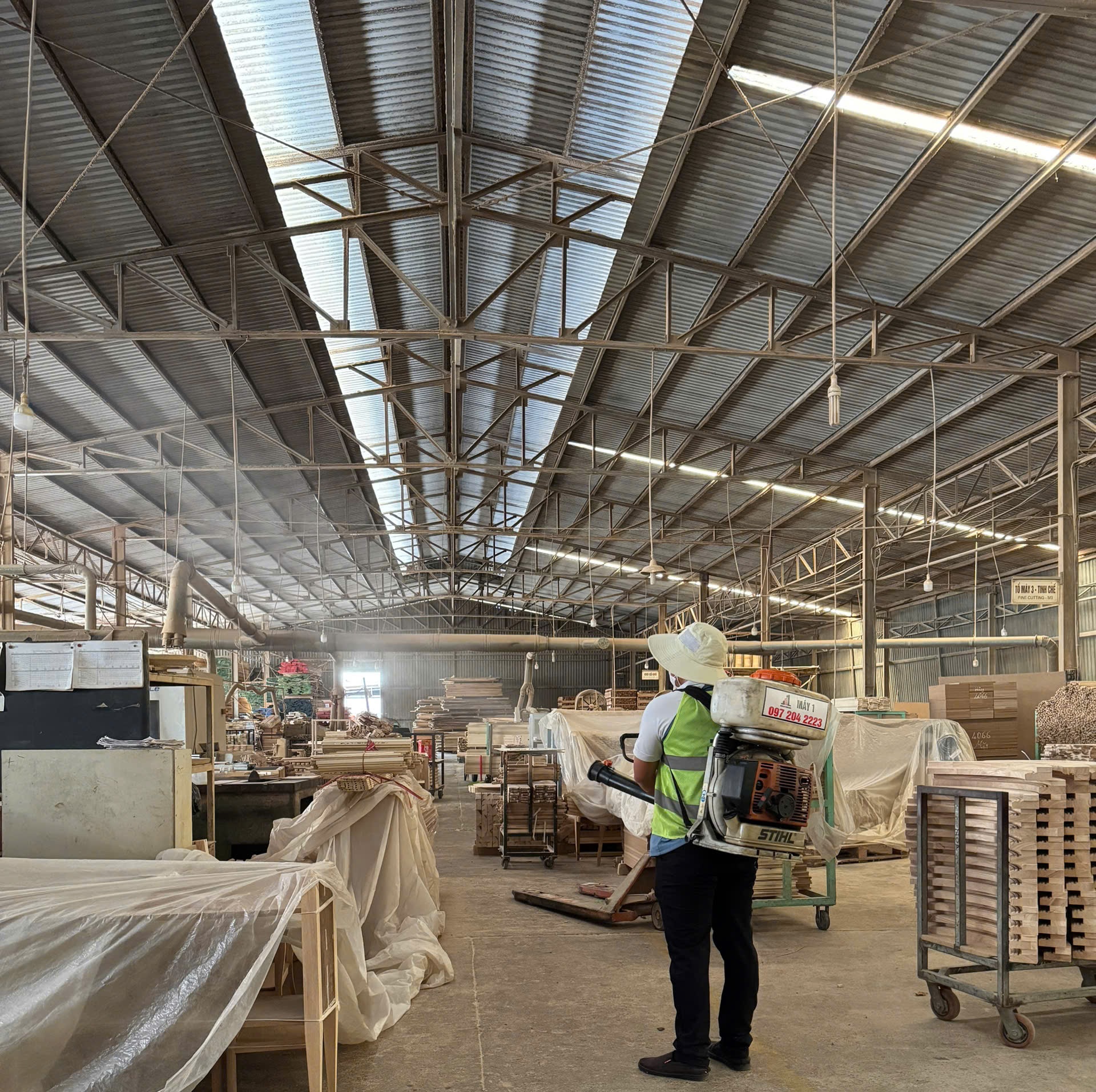 Dịch vụ phun muỗi nhà máy dĩ an, hcm